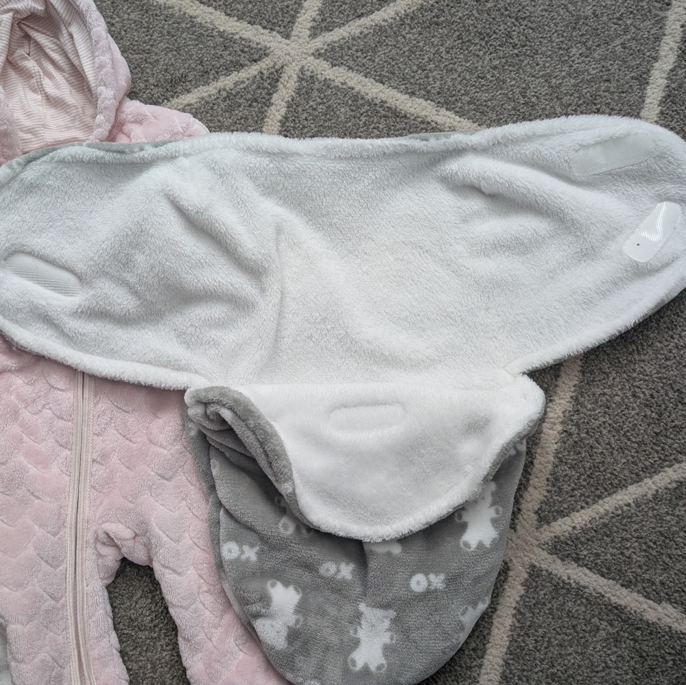 Bundle Baby Girls Fleece Footed Pajamas And Swaddle - Picture 7 of 7